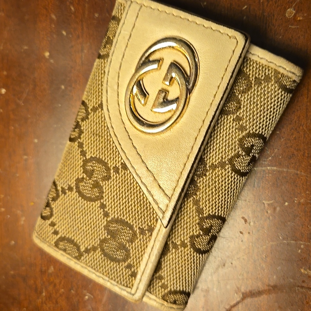 Gucci Interlocking GG Monogram Canvas Key Holder Brown